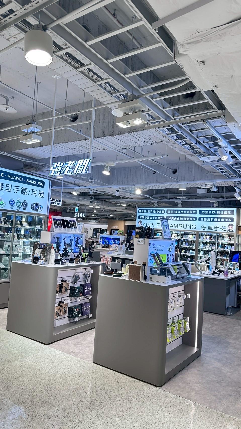 LINE_ALBUM_SOGO店_251113_3